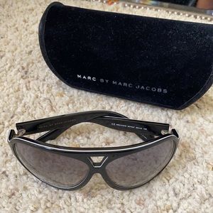 MARC BY MARC JACOBS SUNGLASSES 🕶